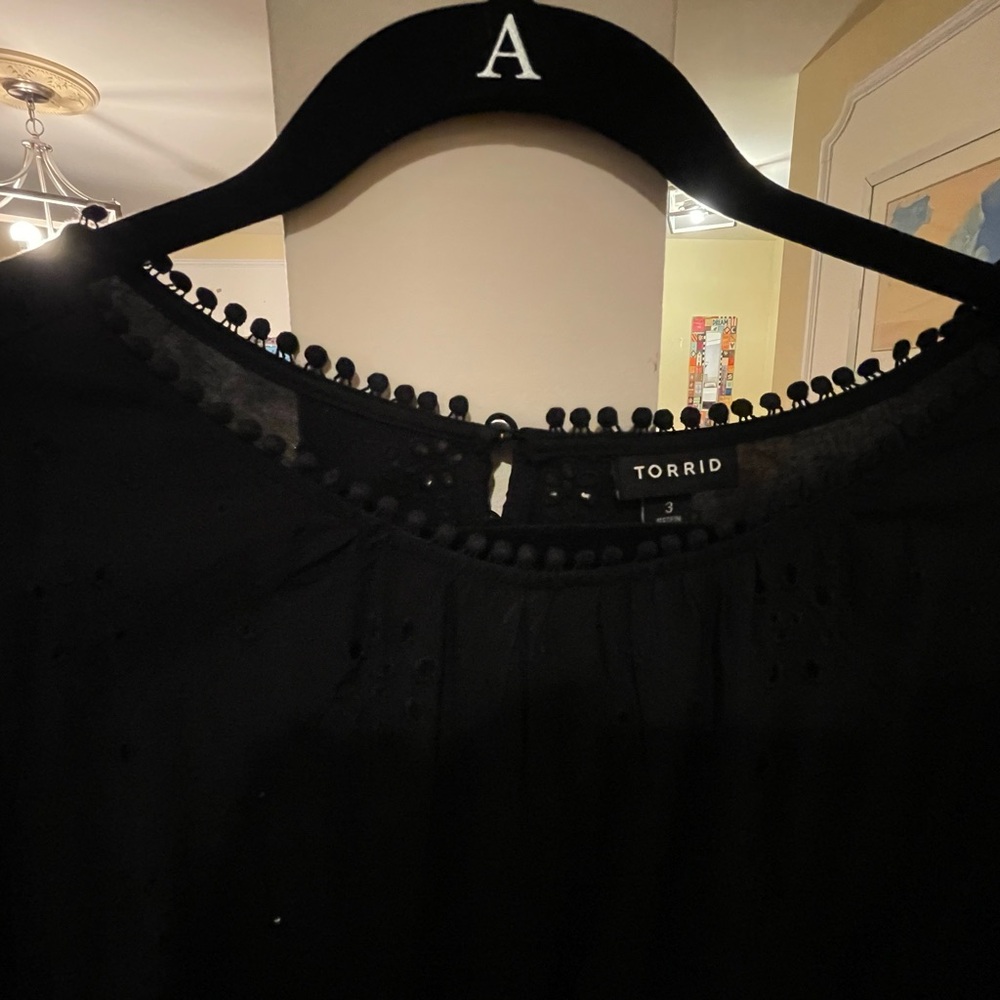 Torrid Women's Eyelet Black Top NWOT. Keyhole back 
Size 3X. Perfect for summer - Picture 5 of 6